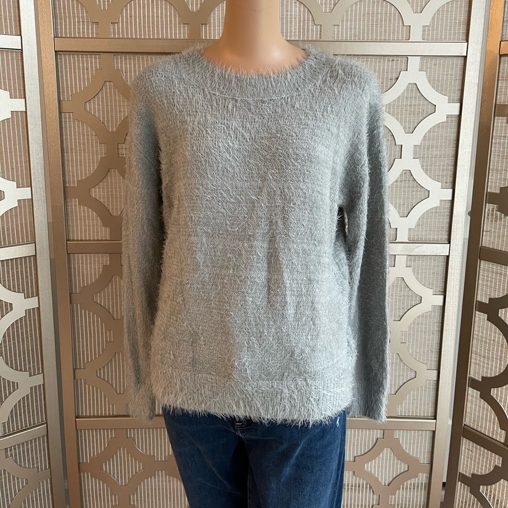 Pink Lily! BRAND NEW! Never worn! Gray Eyelash Fuzzy Sweater! Medium